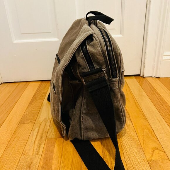 ThinkGeek Dungeons & Dragons The Bag of Holding Canvas Messenger Bag - Picture 14 of 16